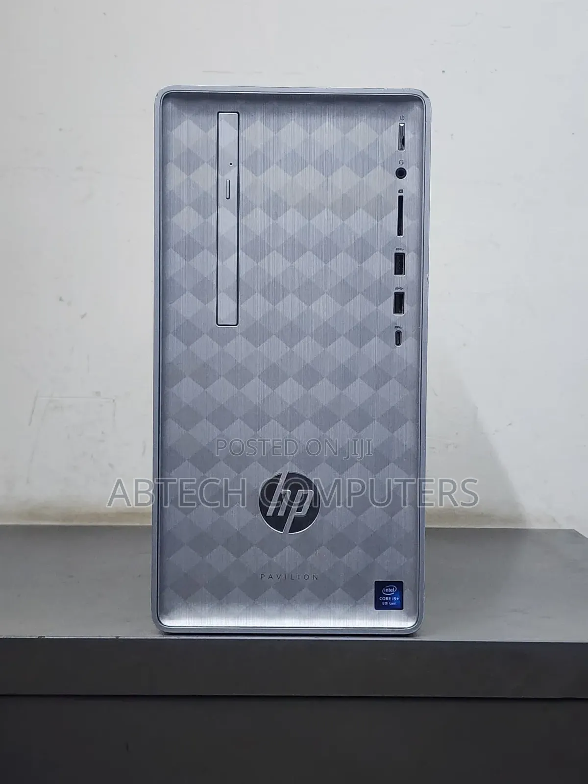Desktop Computer HP Pavilion 590 8GB Intel Core i5 SSD 256GB