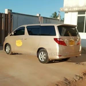 Toyota Alphard 2009 Gold