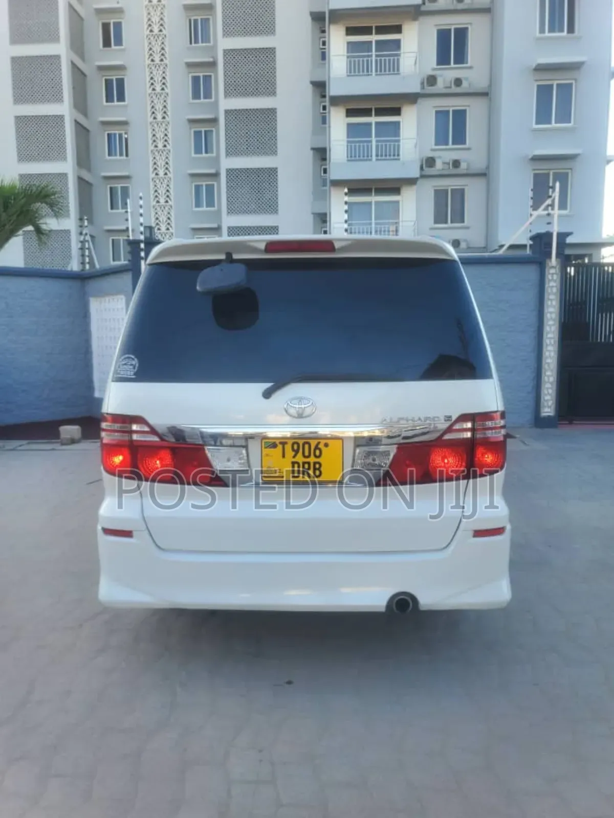 Toyota Alphard 2006 White