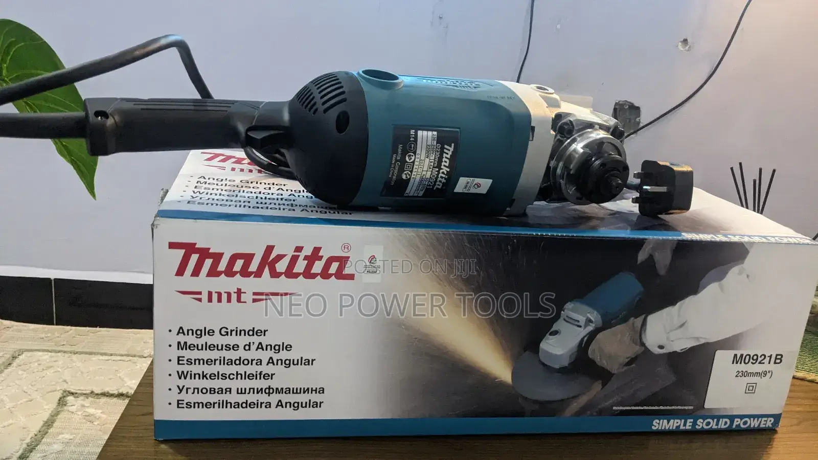 Angle Grinder 9' 2200w Makita Mt