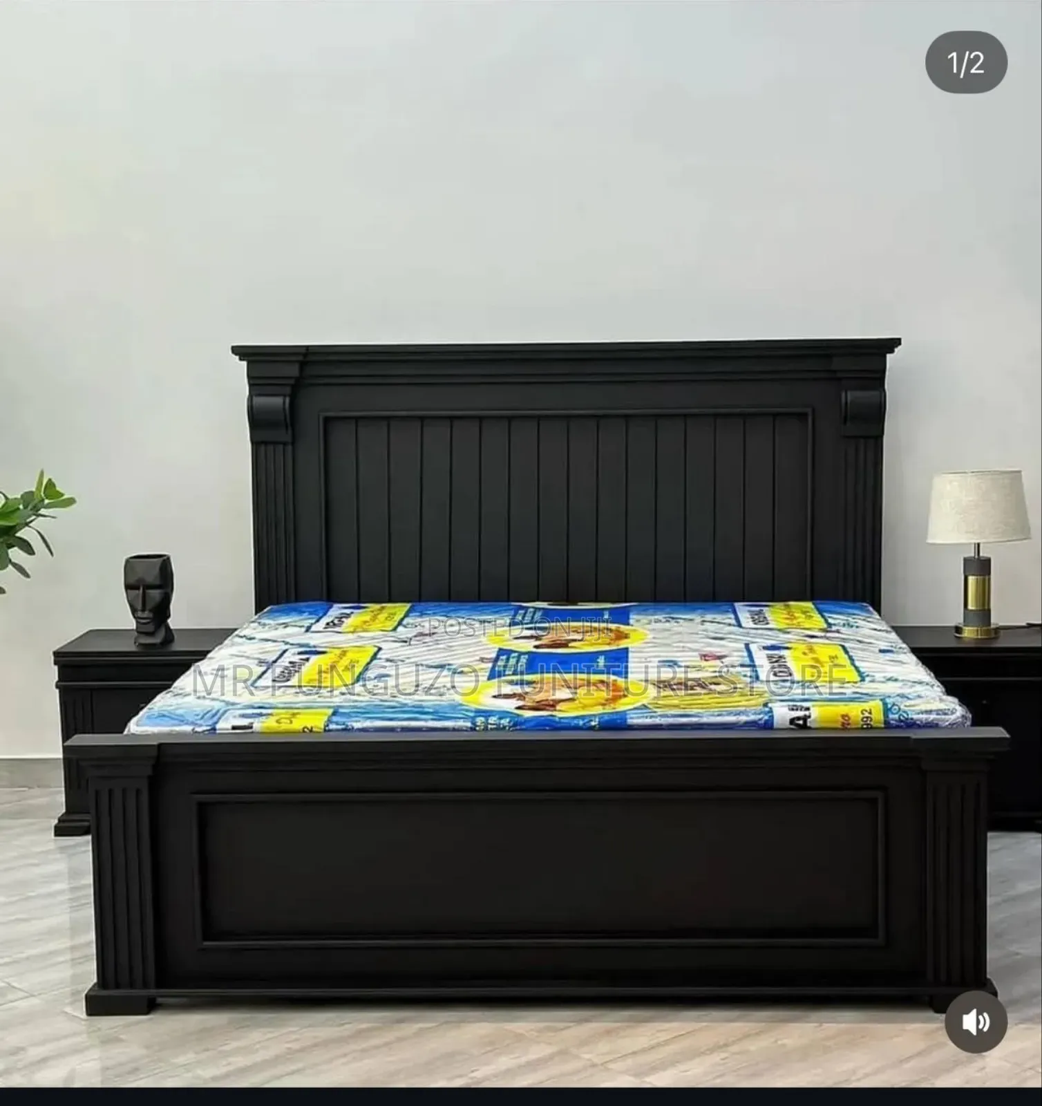 Kitanda Classic Sana Na Bed Side Zake Mbili