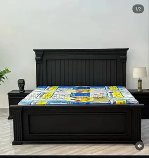 Kitanda Classic Sana Na Bed Side Zake Mbili
