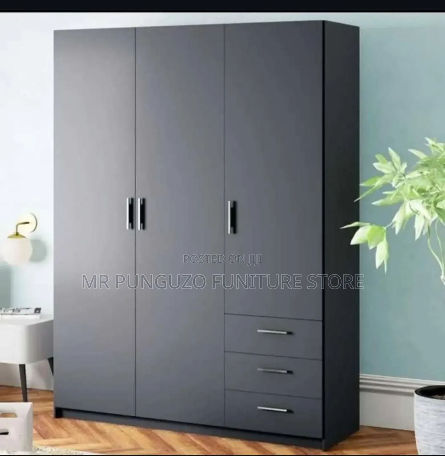 Kabati Milango Mitatu Smooth Black