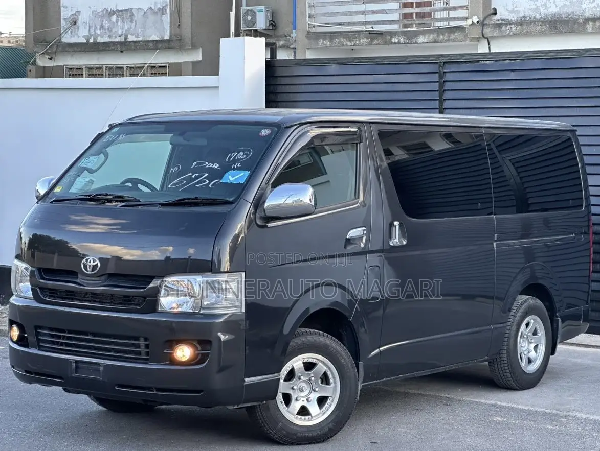 Toyota HiAce 2005 Black