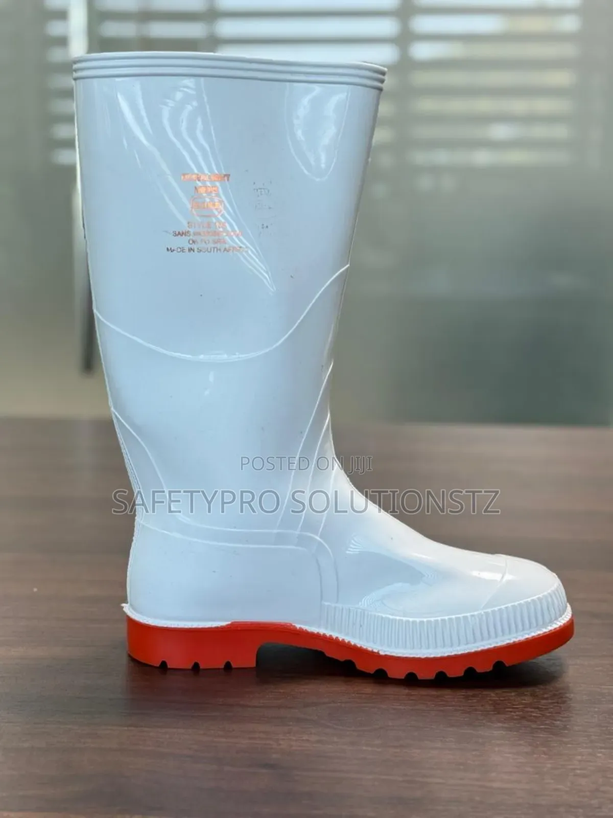 Wayne Duralight White Gumboots.