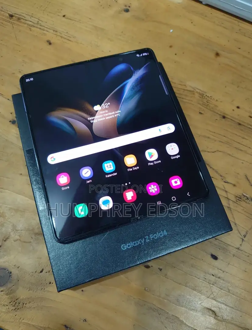 New Samsung Galaxy Z Fold4 256 GB Black