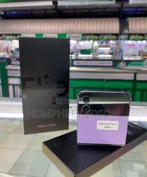 New Samsung Galaxy Z Flip4 128 GB Purple