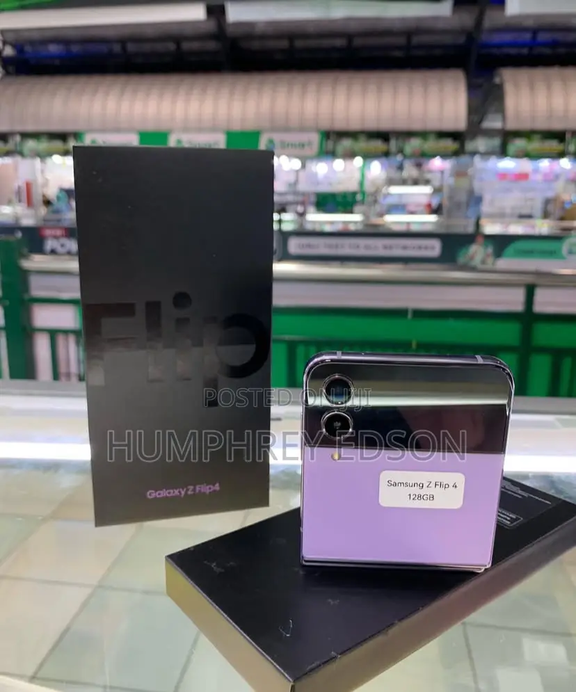 New Samsung Galaxy Z Flip4 128 GB Purple