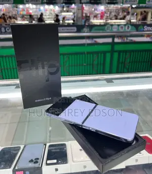 New Samsung Galaxy Z Flip4 128 GB Blue