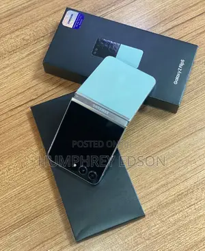 New Samsung Galaxy Z Flip 5 256 GB Green