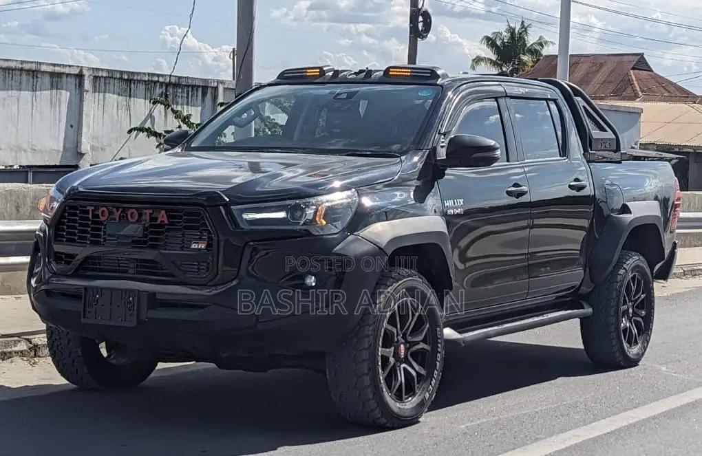 Toyota Hilux Revo Double Cab Deisel 2.8 RWD 2022 Black