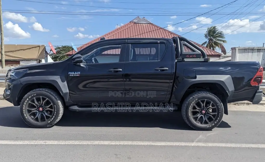 Toyota Hilux Revo Double Cab Deisel 2.8 RWD 2022 Black