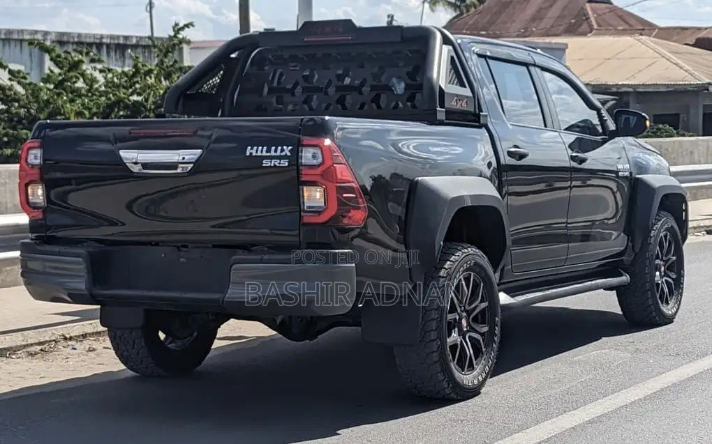 Toyota Hilux Revo Double Cab Deisel 2.8 RWD 2022 Black