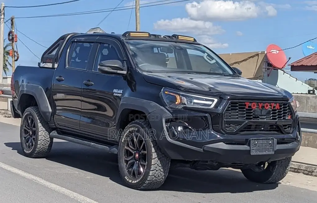 Toyota Hilux Revo Double Cab Deisel 2.8 RWD 2022 Black