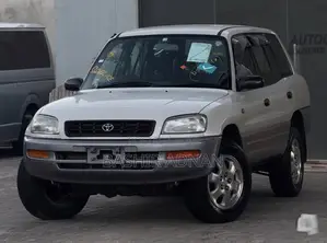 Toyota RAV4 1996 Pearl