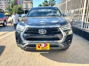 Toyota Hilux 2024 Black