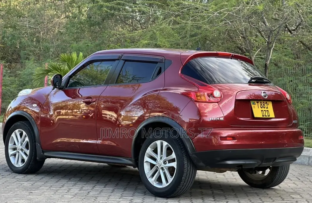 Nissan Juke 2011 Red
