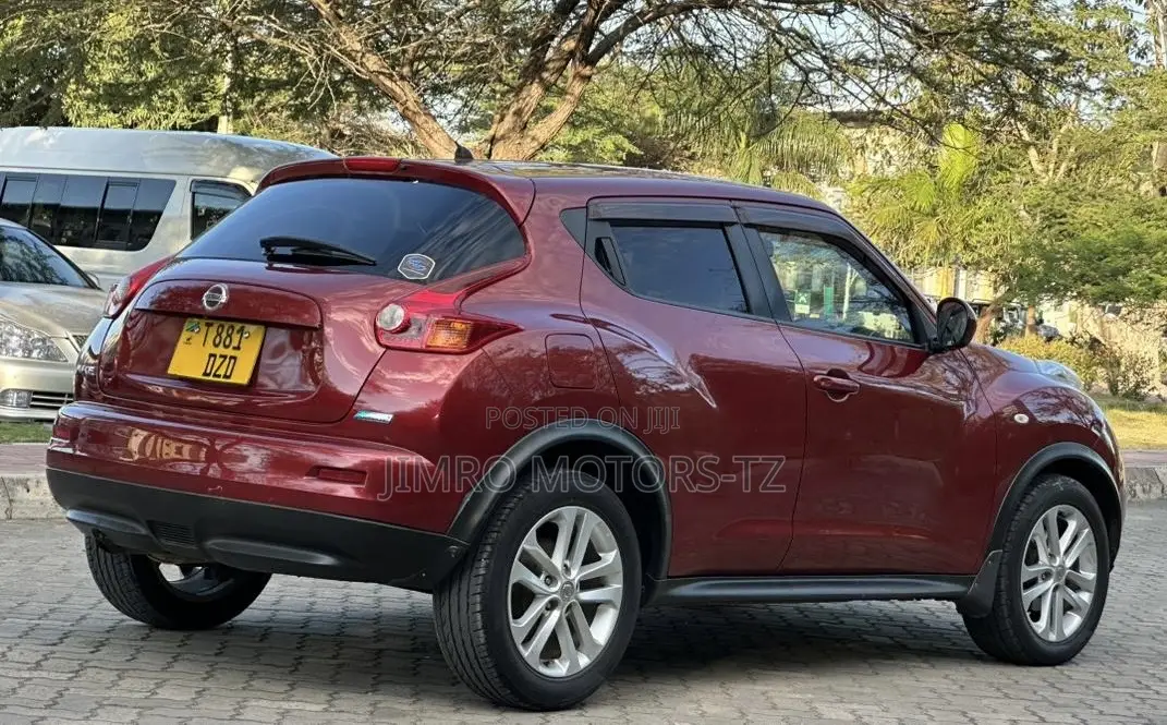 Nissan Juke 2011 Red
