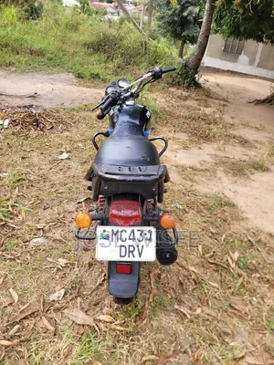 TVS HLX 125 2025 Black