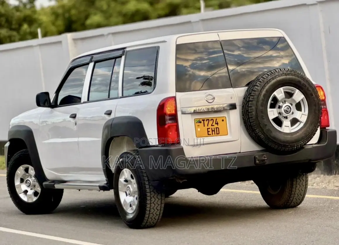 Nissan Patrol 2005 White