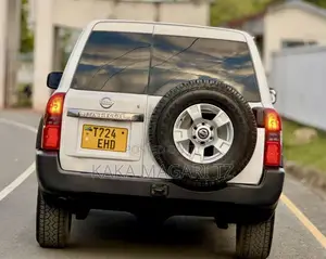 Nissan Patrol 2005 White