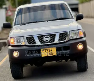 Nissan Patrol 2005 White