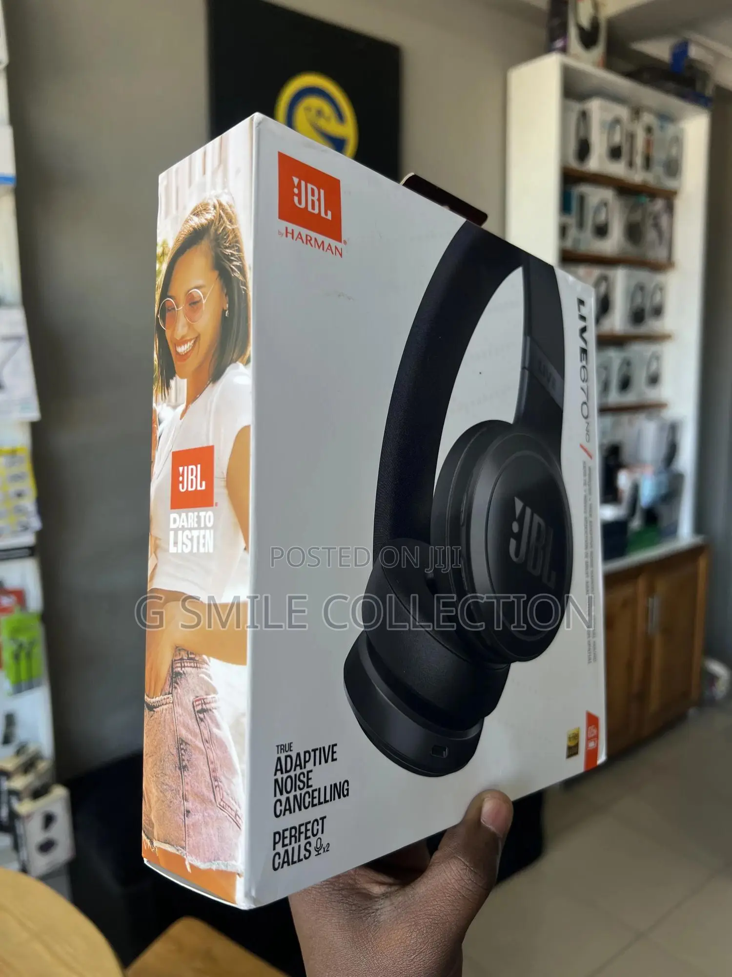 JBL Live 670nc - Wireless on-Ear Headphones
