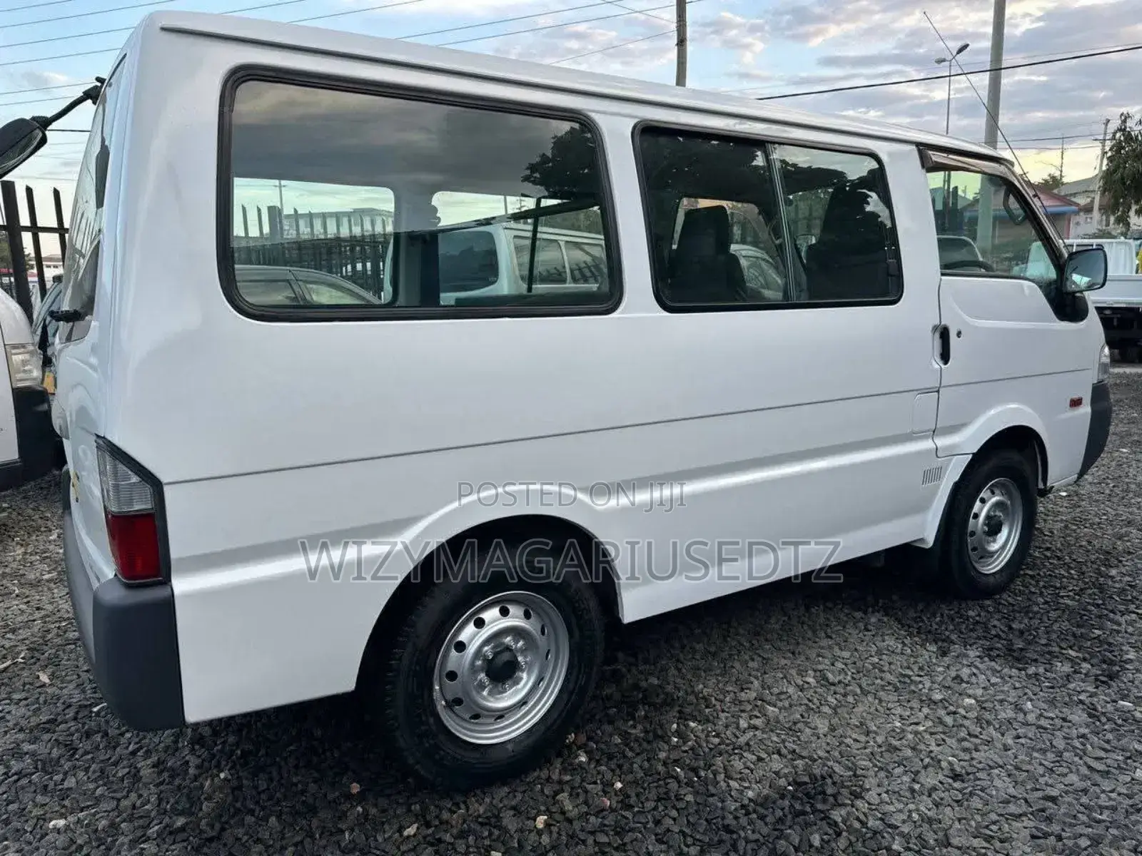 Nissan Vanette 2011 White