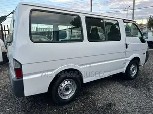 Nissan Vanette 2011 White