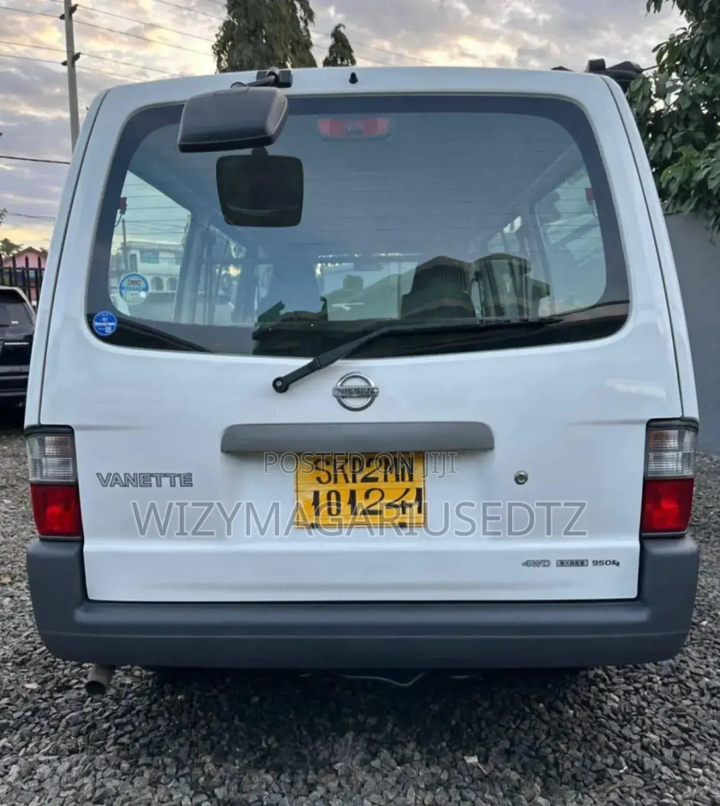Nissan Vanette 2011 White