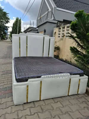 Kitanda Na Godoro