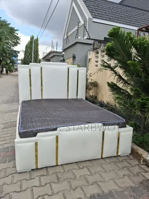 Kitanda Na Godoro
