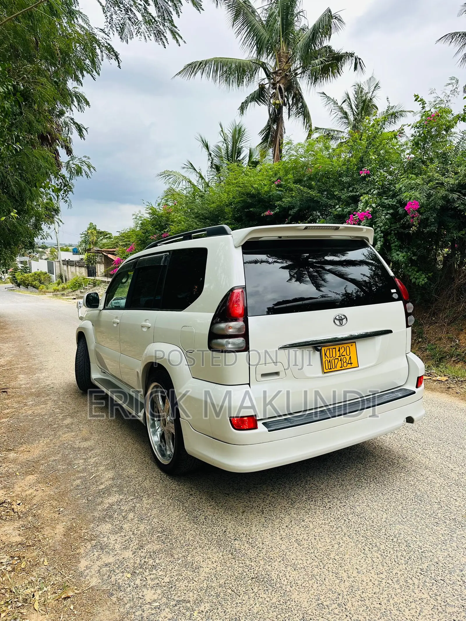 Toyota Land Cruiser Prado 2006 White