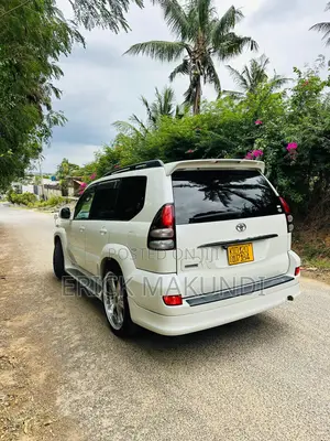 Toyota Land Cruiser Prado 2006 White