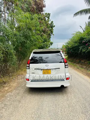 Toyota Land Cruiser Prado 2006 White