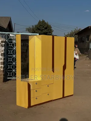 Kabati La Nguo