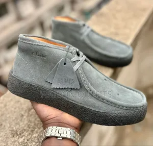 Men's Shoes or Footwears or Viatu Uniquely Well Sole Designed
