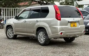Nissan X-Trail 2010 Gold
