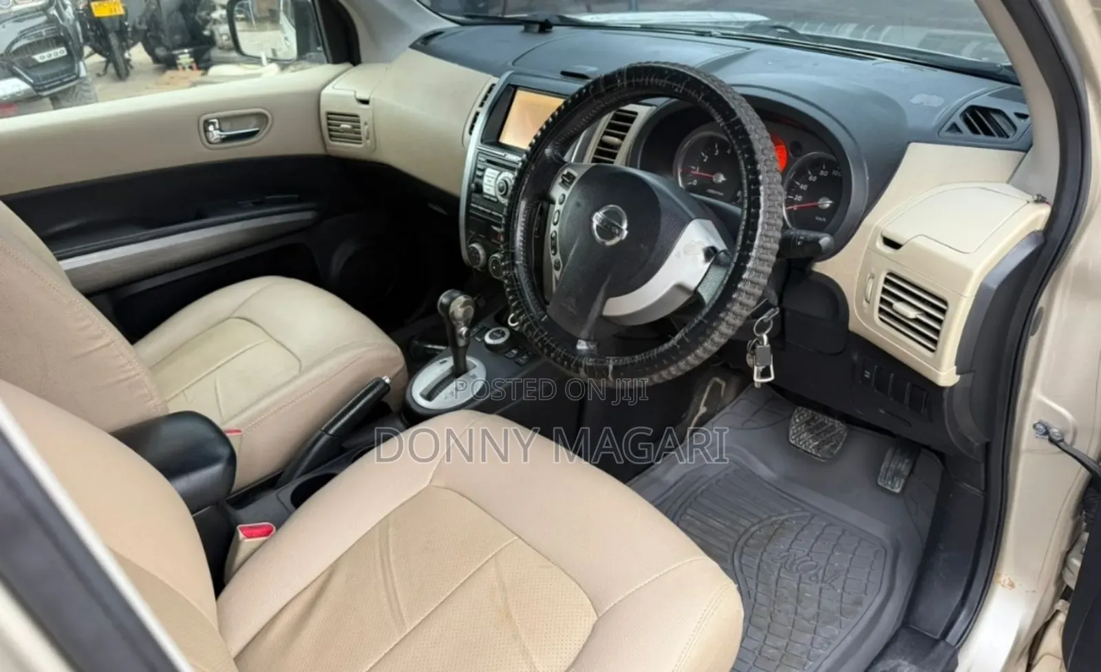 Nissan X-Trail 2010 Gold