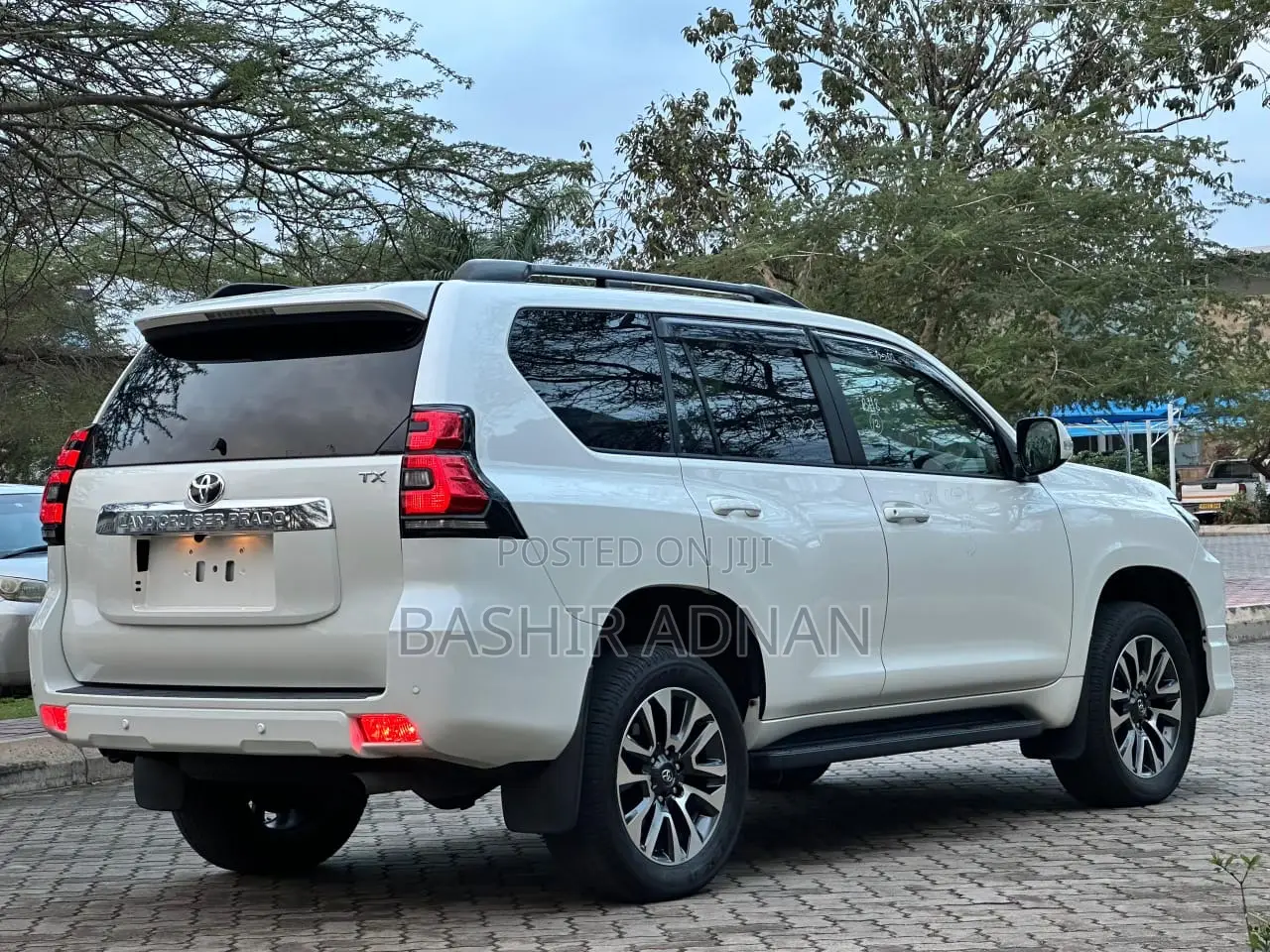 Toyota Land Cruiser Prado 2.7 2022 White