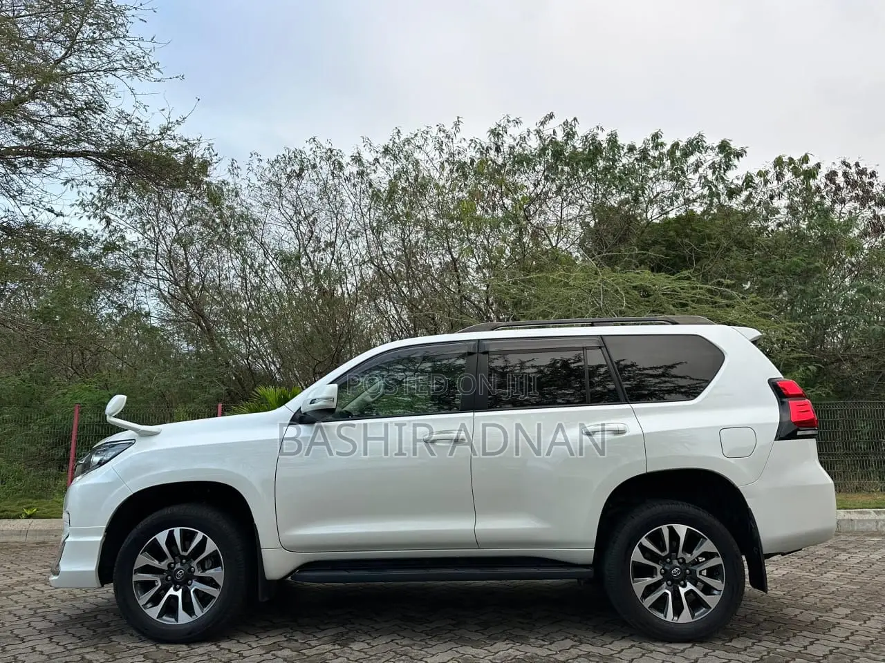 Toyota Land Cruiser Prado 2.7 2022 White