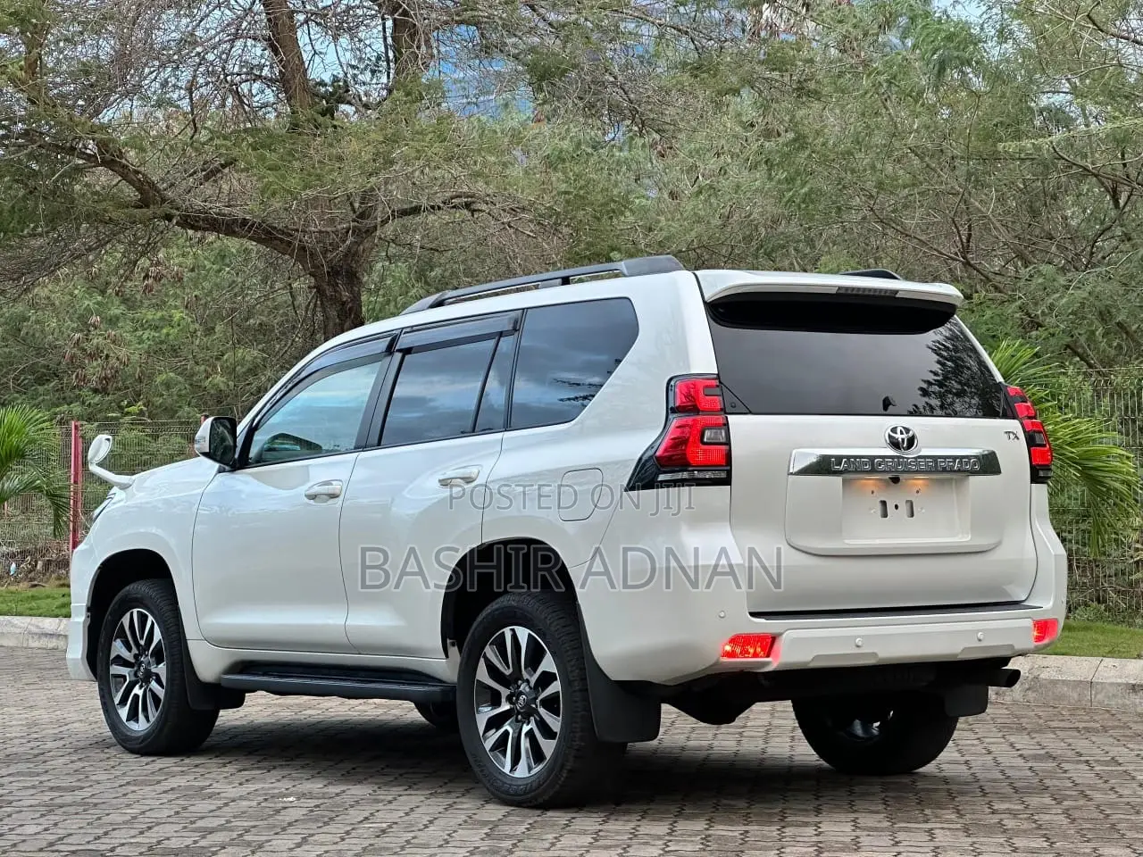 Toyota Land Cruiser Prado 2.7 2022 White