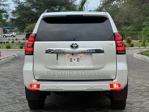 Toyota Land Cruiser Prado 2.7 2022 White