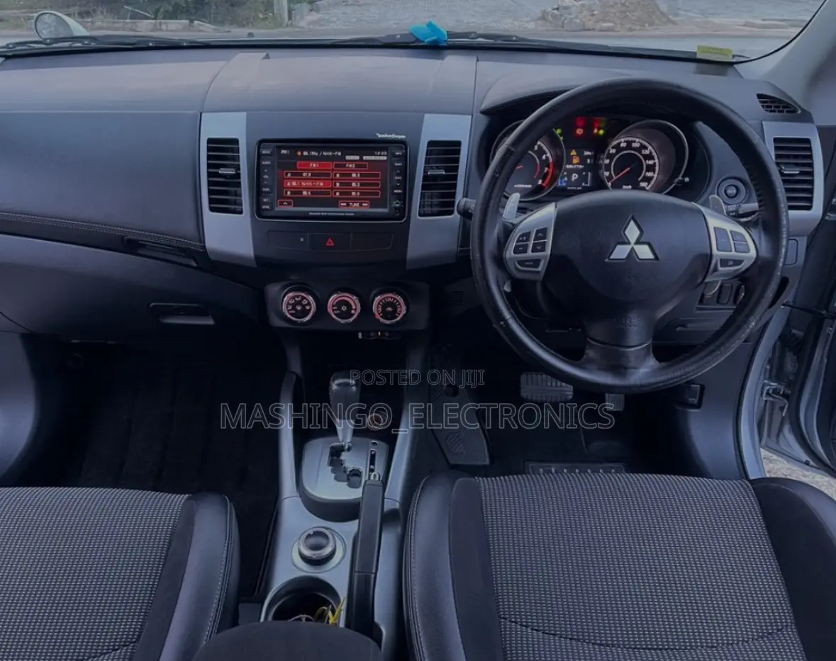 Mitsubishi Outlander 2011 Silver