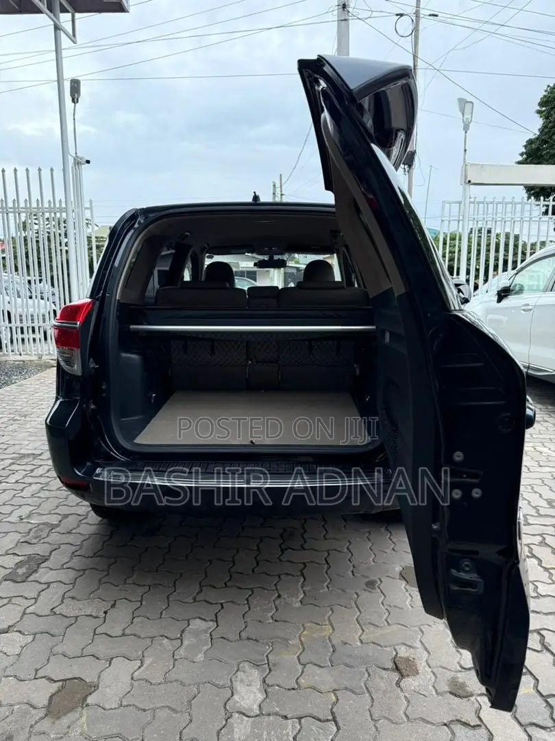 Toyota Vanguard 2010 Black