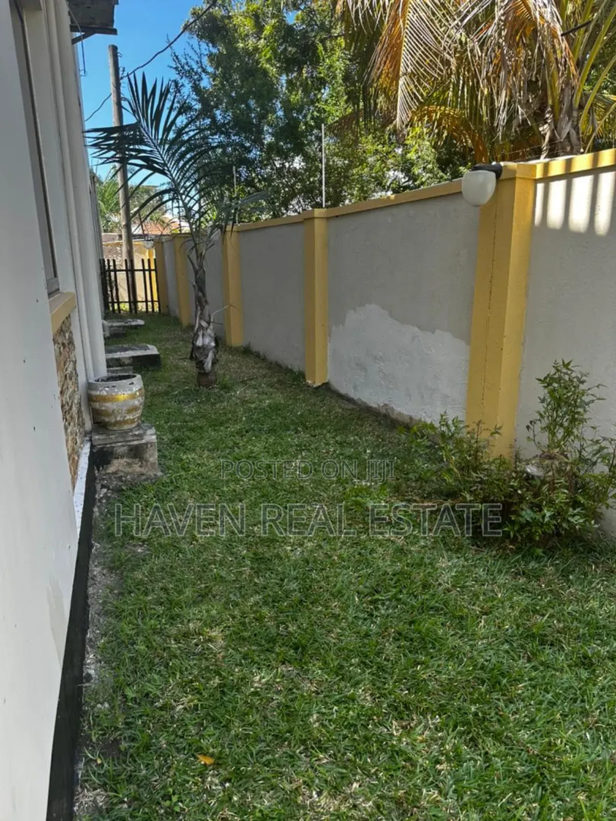 4bdrm Villa in Masaki for rent