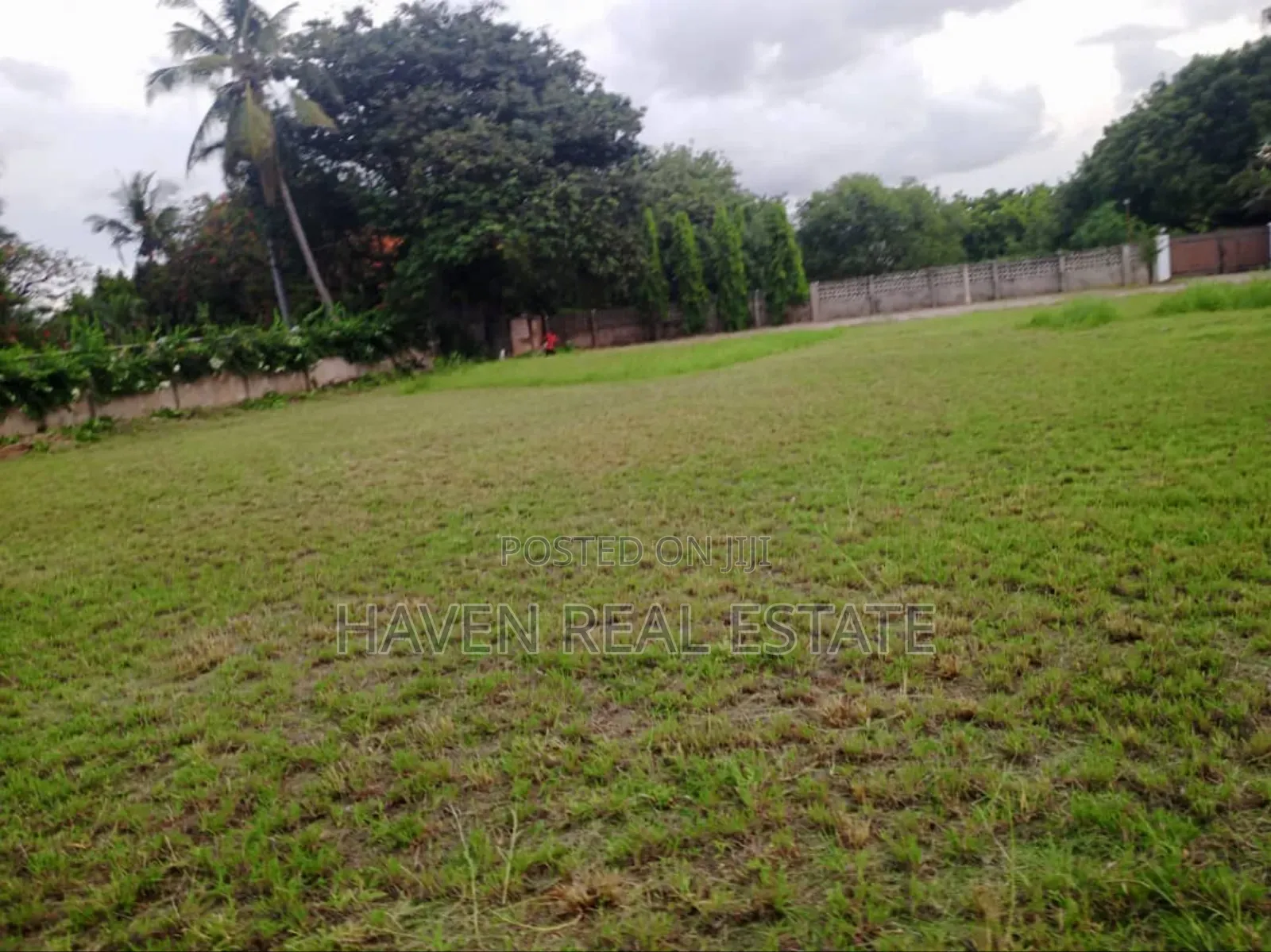 20bdrm House in Kunduchi for sale