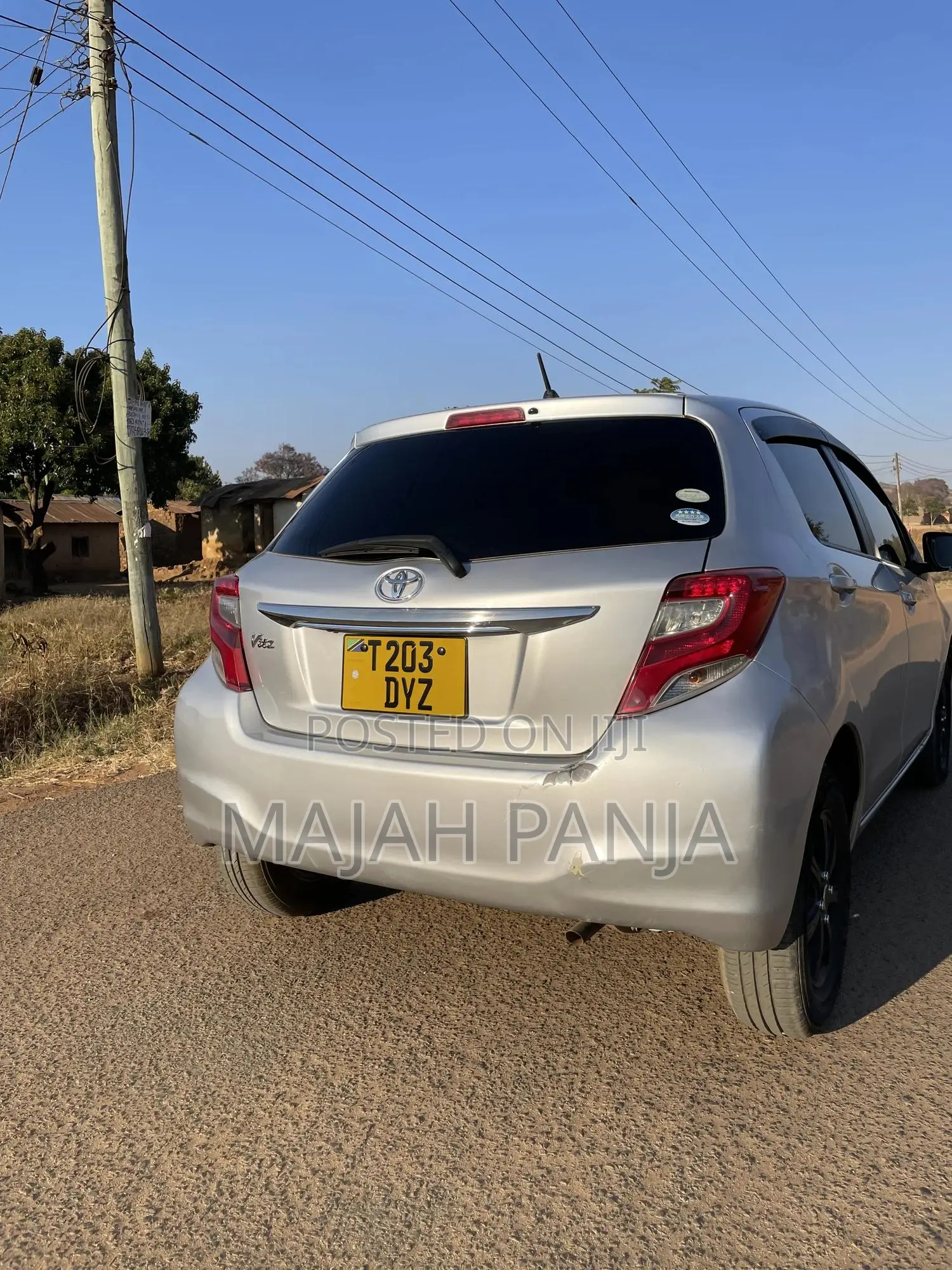 Toyota Vitz 2013 Silver