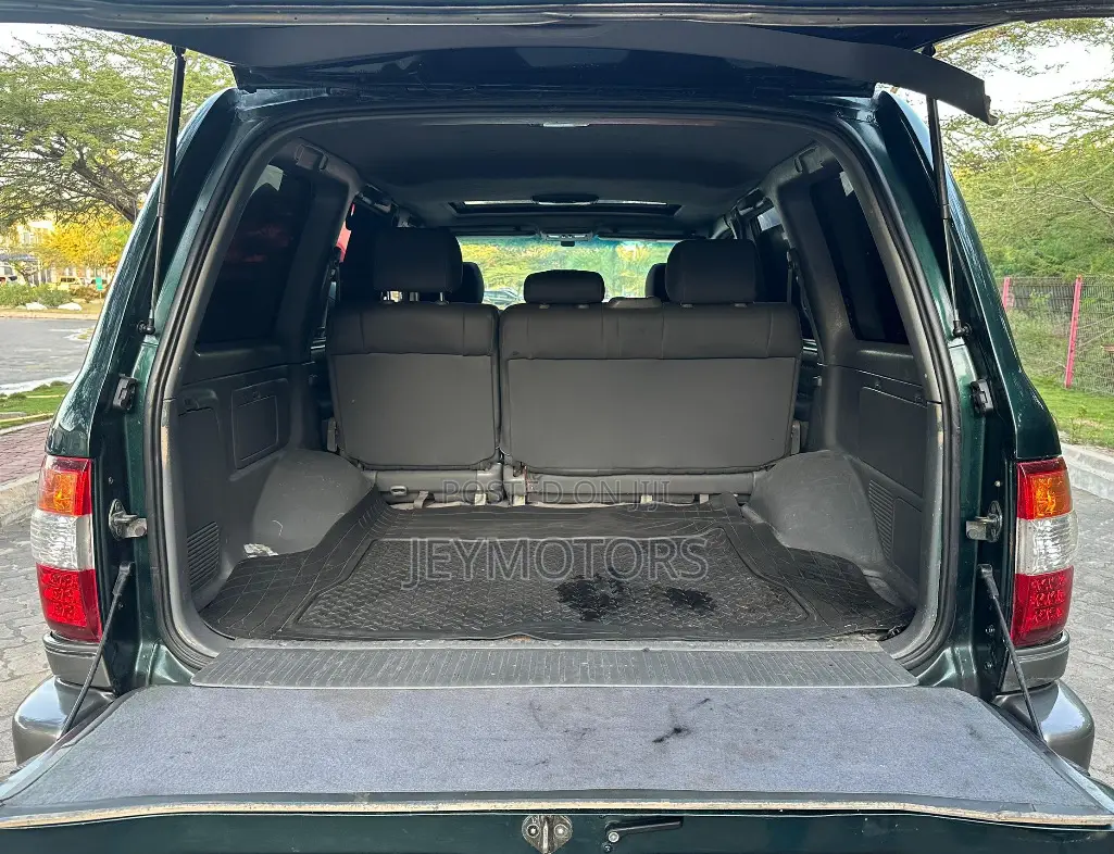 Toyota Land Cruiser 2001 Black