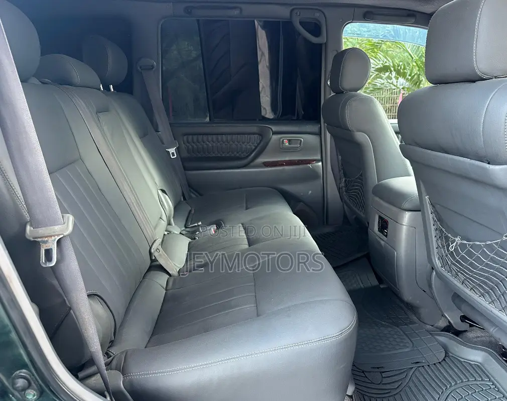 Toyota Land Cruiser 2001 Black